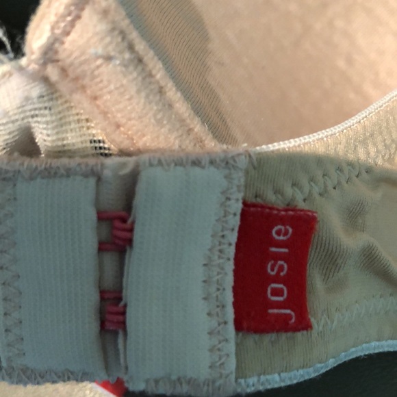 Josie by Natori lightly padded, smooth bra - Picture 5 of 7